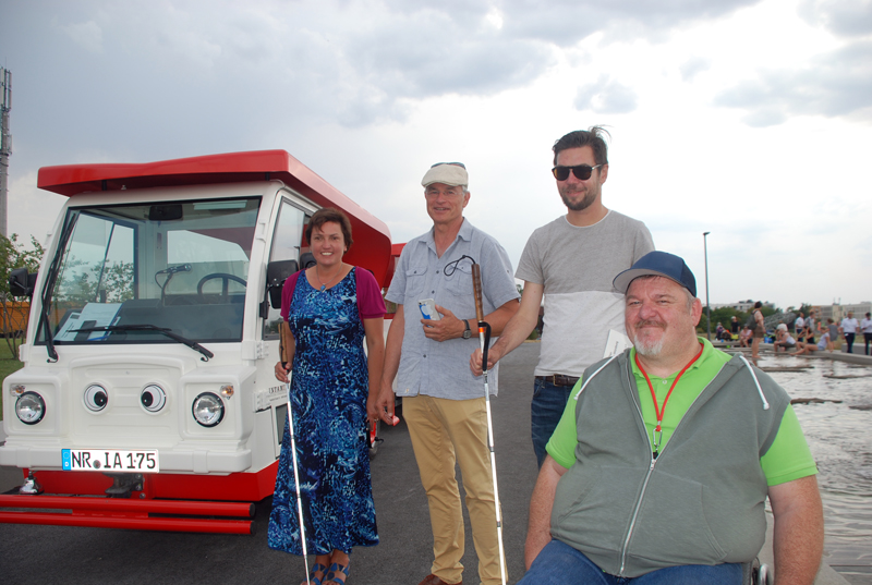 Gruppenbild mit Bähnchen. Von links: Irmgard Badura, Hellmuth Platz, Tilmann Sailer und Gerd Herold Gruppenbild mit Bähnchen. Von links: Irmgard Badura, Hellmuth Platz, Tilmann Sailer und Gerd Herold