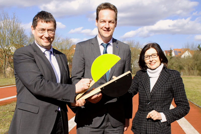 Foto (von links) Geschäftsführer Christoph Wutz, Abteilungsleiter Peter Grieb und stellvertretende Abteilungsleiterin Renate Groß-Fiebig Foto (von links) Geschäftsführer Christoph Wutz, Abteilungsleiter Peter Grieb und stellvertretende Abteilungsleiterin Renate Groß-Fiebig