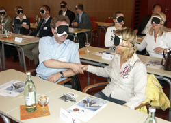 Foto von der Selbsterfahrung mit Simulationsbrillen