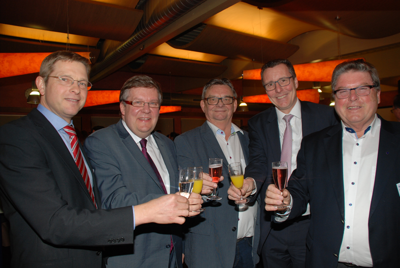 MdL Oliver Jörg (CSU), MDL Volkmar Halbleib (SPD), Geschäftsführer Karsten Hohler, Veitshöchheims Bürgermeister Jürgen Götz, Würzburger Bürgermeister Dr. Adolf Bauer MdL Oliver Jörg (CSU), MDL Volkmar Halbleib (SPD), Geschäftsführer Karsten Hohler, Veitshöchheims Bürgermeister Jürgen Götz, Würzburger Bürgermeister Dr. Adolf Bauer